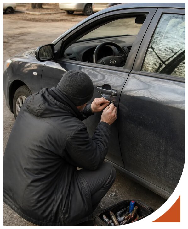 Профессиональное вскрытие автомобиля Тойота без повреждений в Новокуйбышевске